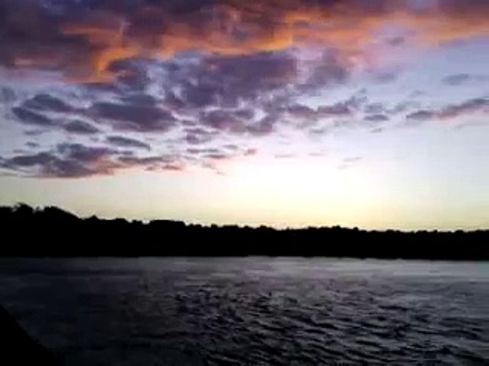 Amazing biggest whirlpool - Tourbillon barrage de la Rance