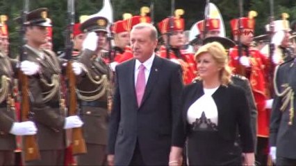 Cumhurbaşkanı Erdoğan "Pozdrav Vojnici"Yi Unutunca
