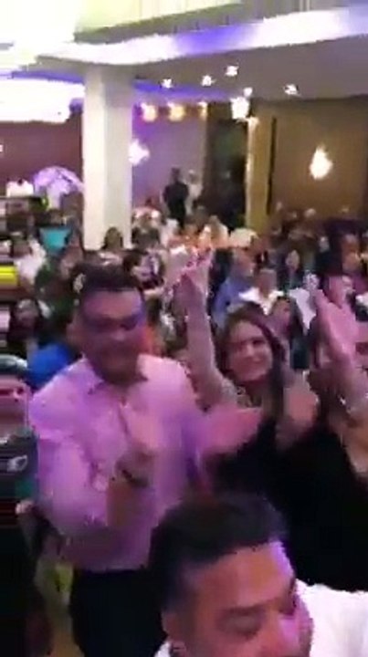 MQM senior members raining of Dollars on Amjad sabri