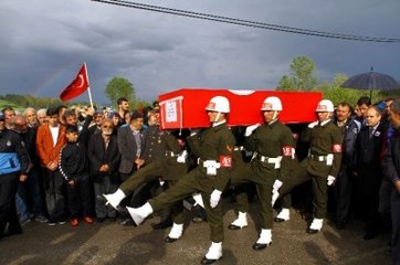 Uzman Onbaşı, Şehit Olmadan Önce Ailesinden Türk Bayrağı İstemiş