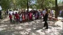 Erdbeben Haiti: Angelina Jolie besucht Nothilfe der SOS-Kinderdörfer