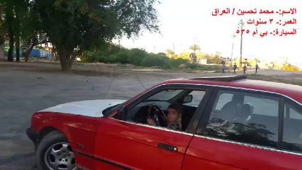 Un enfant de 3 ans fait du drift