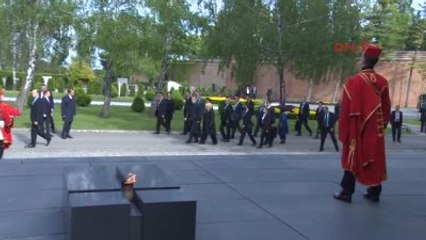 Cumhurbaşkanı Erdoğan Acı Duvarına Çelenk Koydu