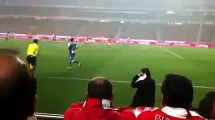 Hulk sofre racismo e responde com um gol de GÊNIO! - Benfica x Porto (2-3)