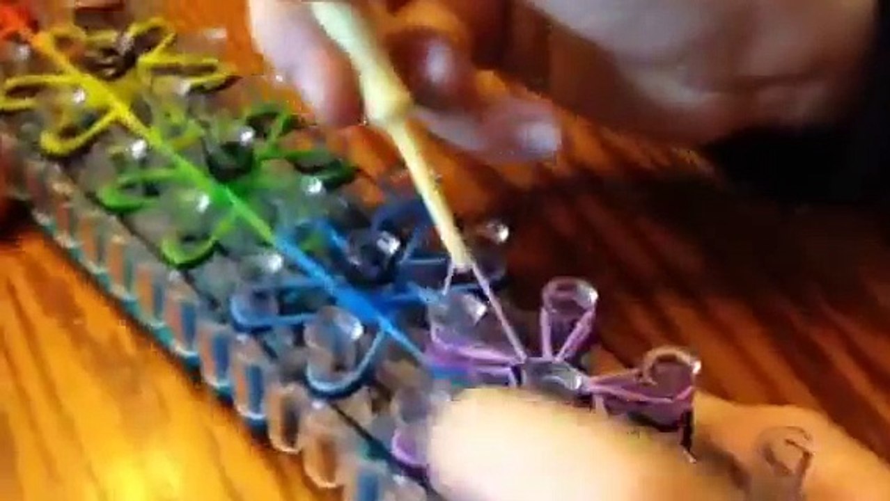 Starburst Rubber Band Bracelet with Rainbow Loom