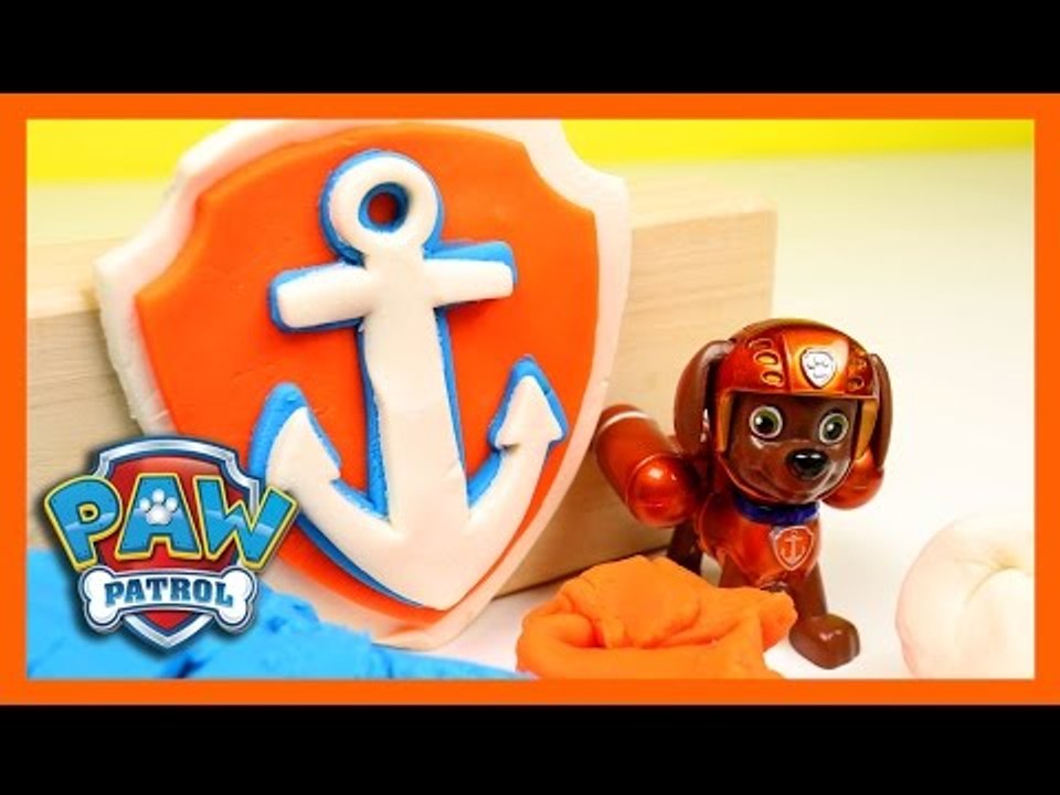 PAW PATROL - Make Zuma's Badge from Play Doh and Learn Colors