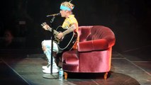 Justin Bieber singing -Cry Me a River- cover in Louisville, KY April 20, 2016