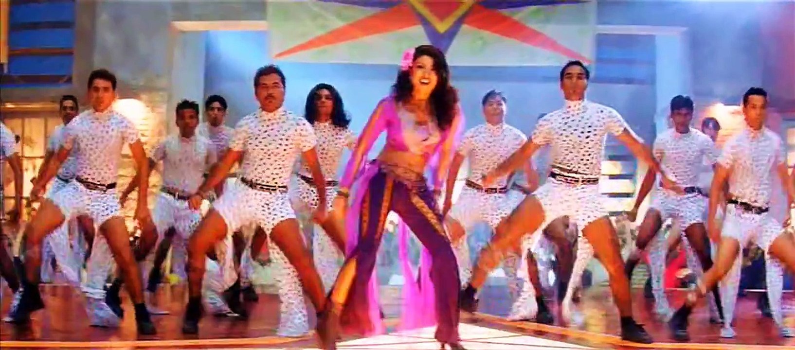 Mahi Mahi Mahi Mainu_Hot Item Song_Priyanka Cho...