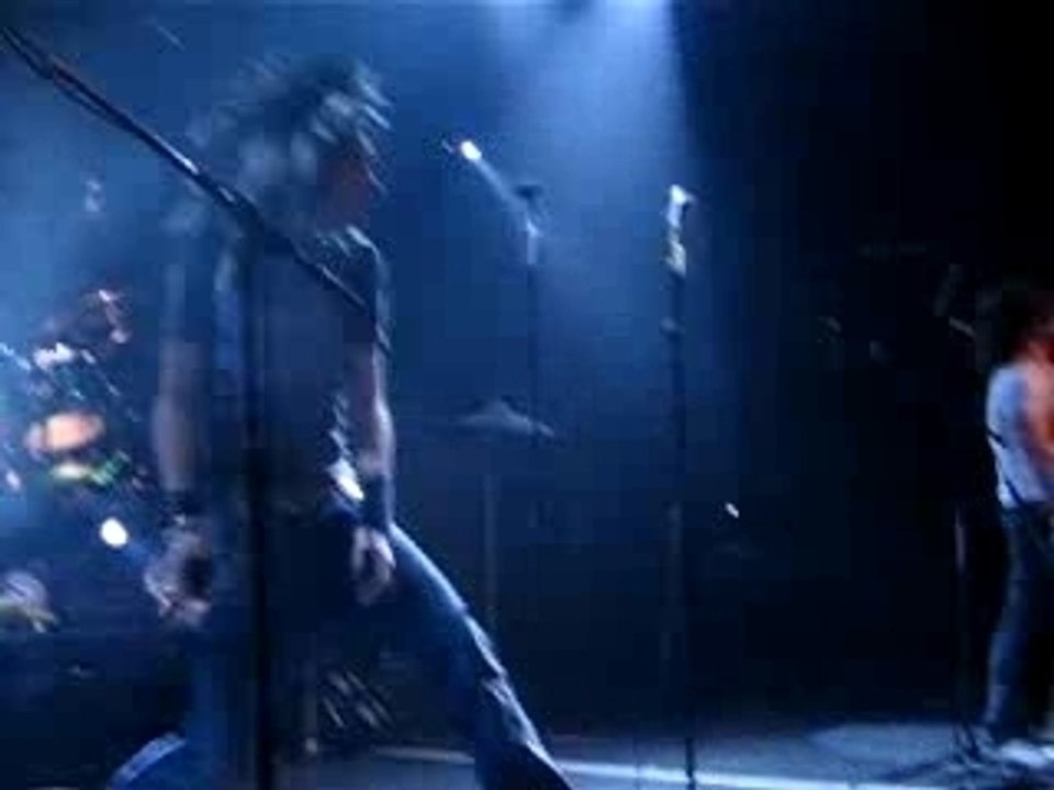 Tokio Hotel -Londres- 19.06.07 -RAISE YOUR HANDS TOGETHER 1