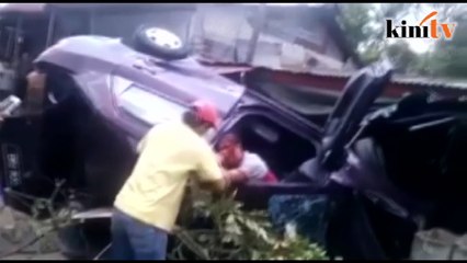 Alleged robber beaten after crashing car