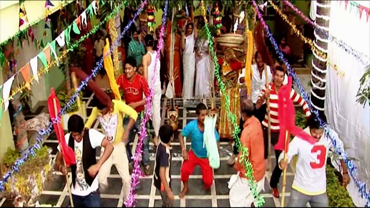 Sajgehe Madwa Barati Taiyar-Tura Rikshawala - Movie Song