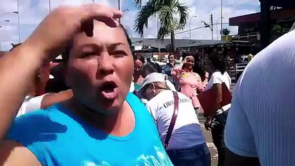 Vea lo que dijeron las personas en este centro de recolección de firmas