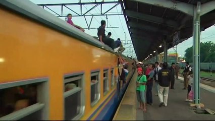 Si tu montes sur le train tu te fais découper par un boulet en Indonésie... Meilleure qu'une amende SNCF