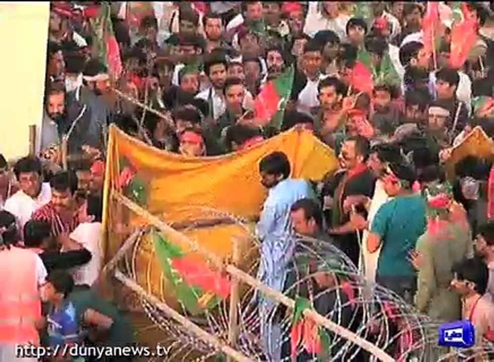 Mismanagement in PTI rally- Women party workers write letter to Imran Khan.