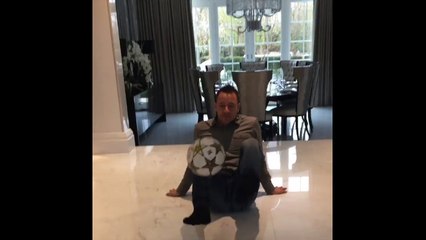 John Terry se la joue technique dans son salon