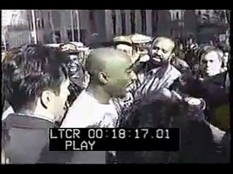 2PAC : interview outside of the court house (1994 footage)