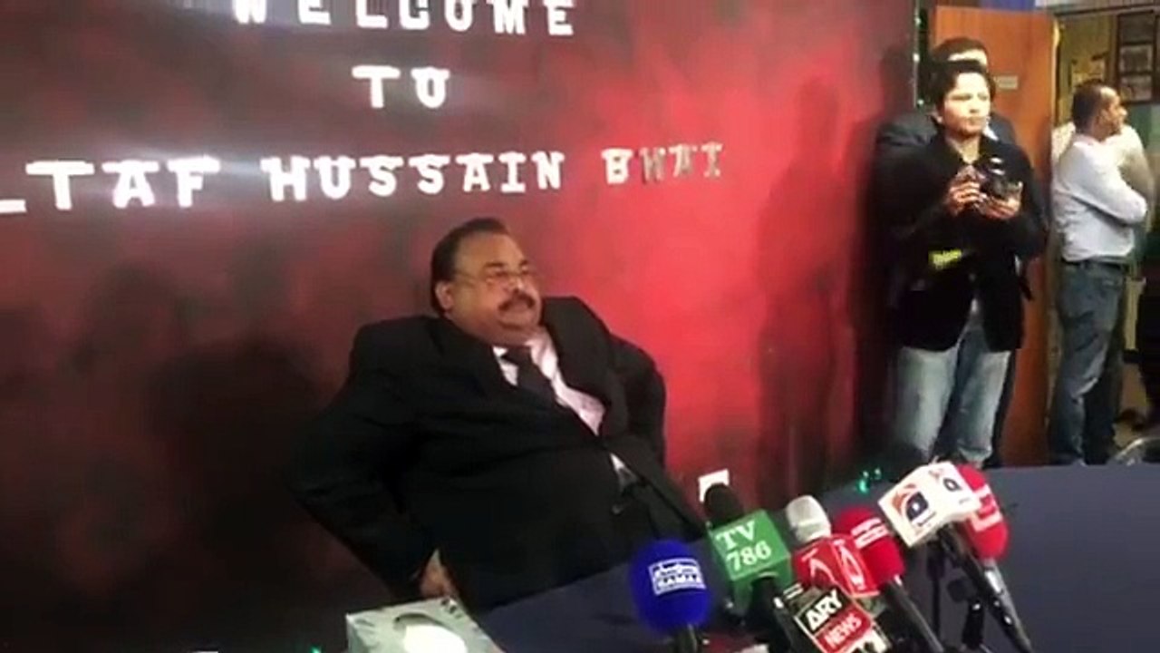 Watch What Altaf Hussain Instructing To MQM Workers About Rangers