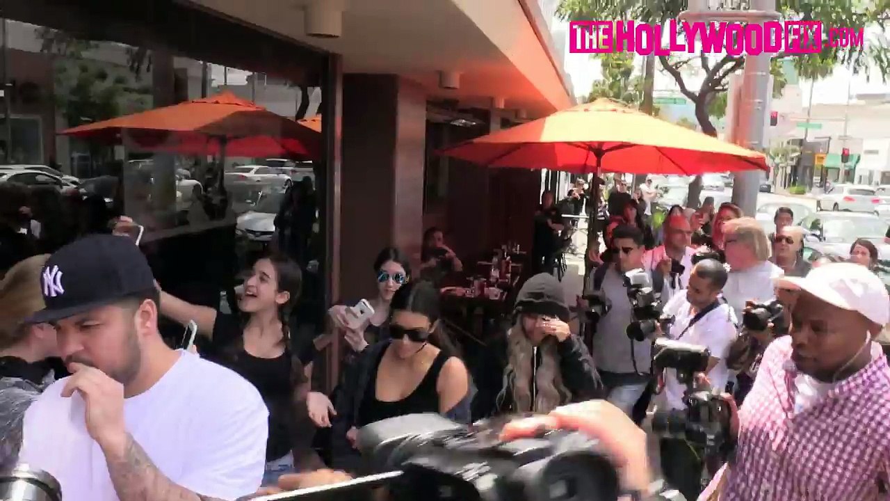 Kim Kardashian, Rob Kardashian & Blac Chyna Have Lunch Together In Beverly Hills 4.26.16