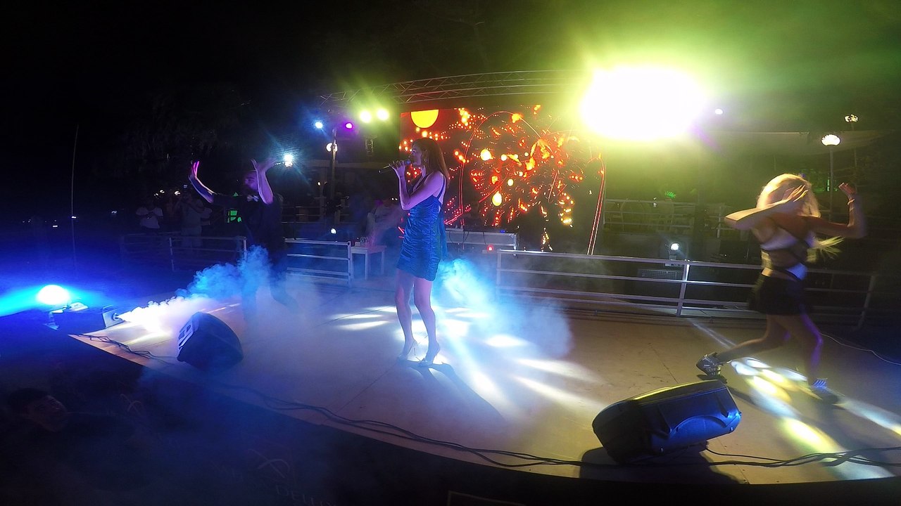 Ayşe Hatun Önal - Güm Güm (Harry's Palm Beach - Alanya)