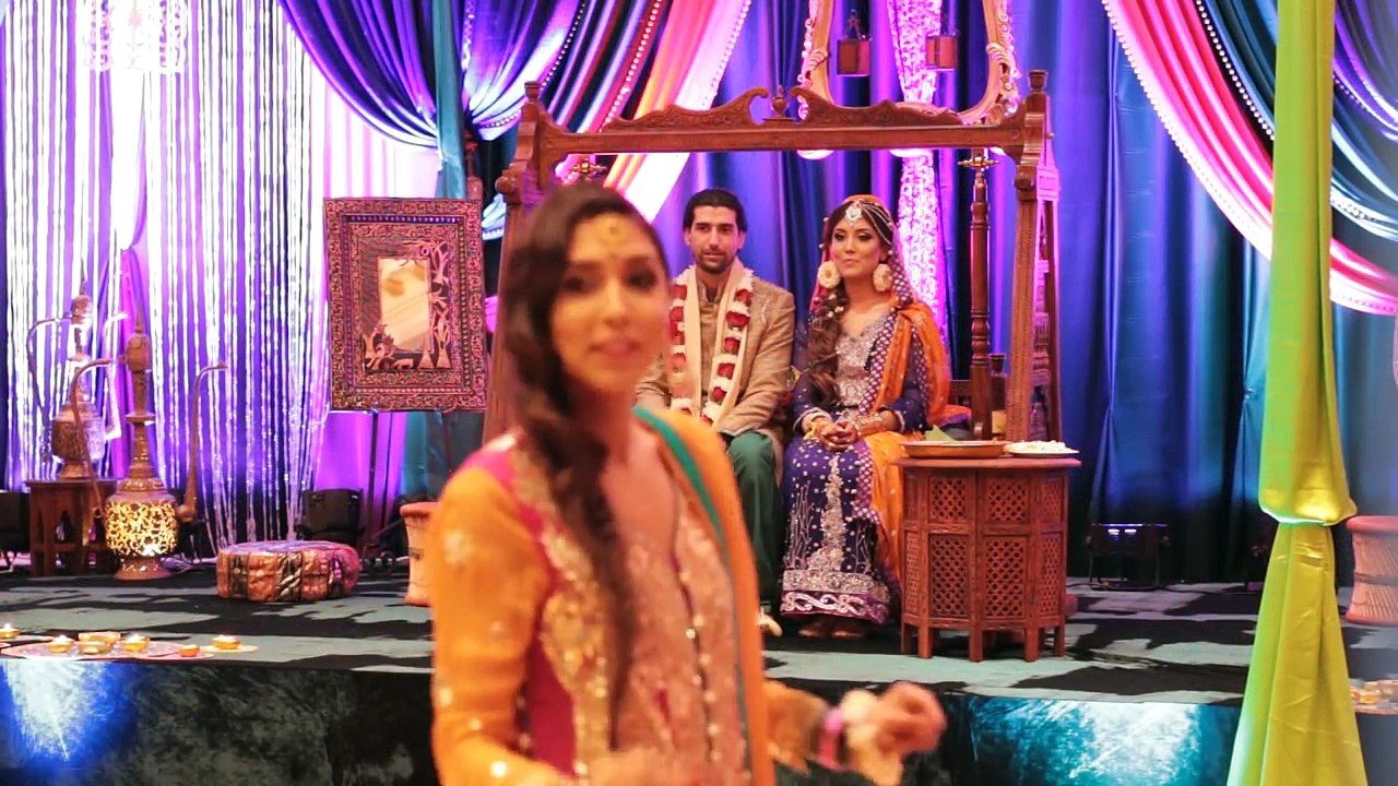 Beautiful Mehndi Dance Performance Old hindi remix