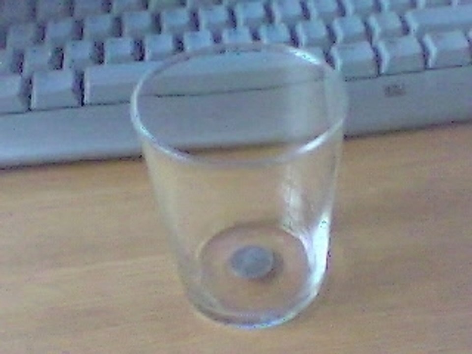 Pièce dans le verre
