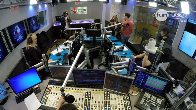 L'équipe retourne le studio pendant le live de Ridsa ! - Marion et Anne-So