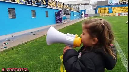 Minik taraftar mest etti