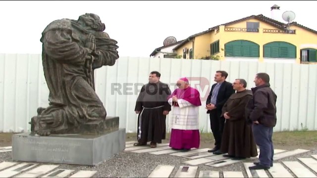 Report TV - Papa firmos për marterizimin e 38 klerikëve shqiptarë/Zyrtare