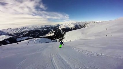 Il dévale une pente à 80km/h sans skis !