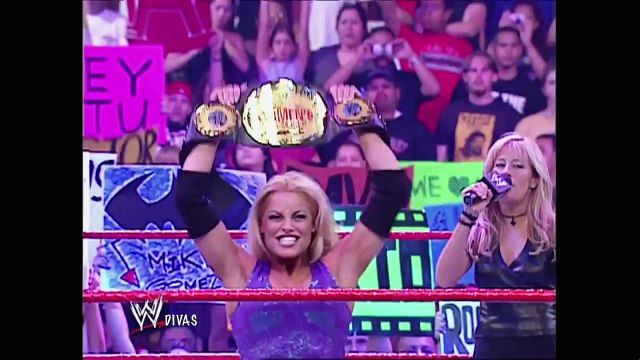 RAW- Trish Stratus vs. Victoria vs. Molly Holly 09.23.2002