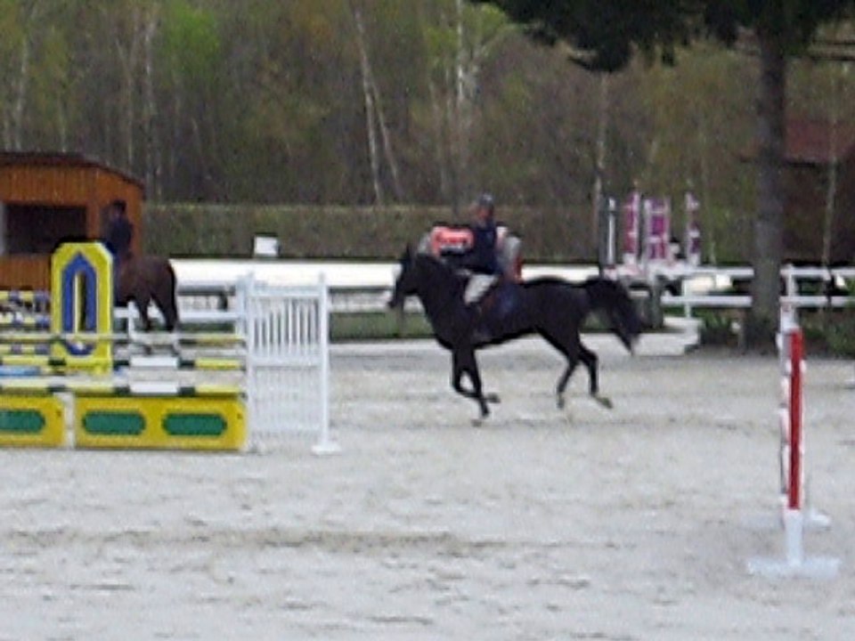 AMBRE D'ELINCOURT CSO 6 ANS COMPIEGNE 13 AVRIL 2016