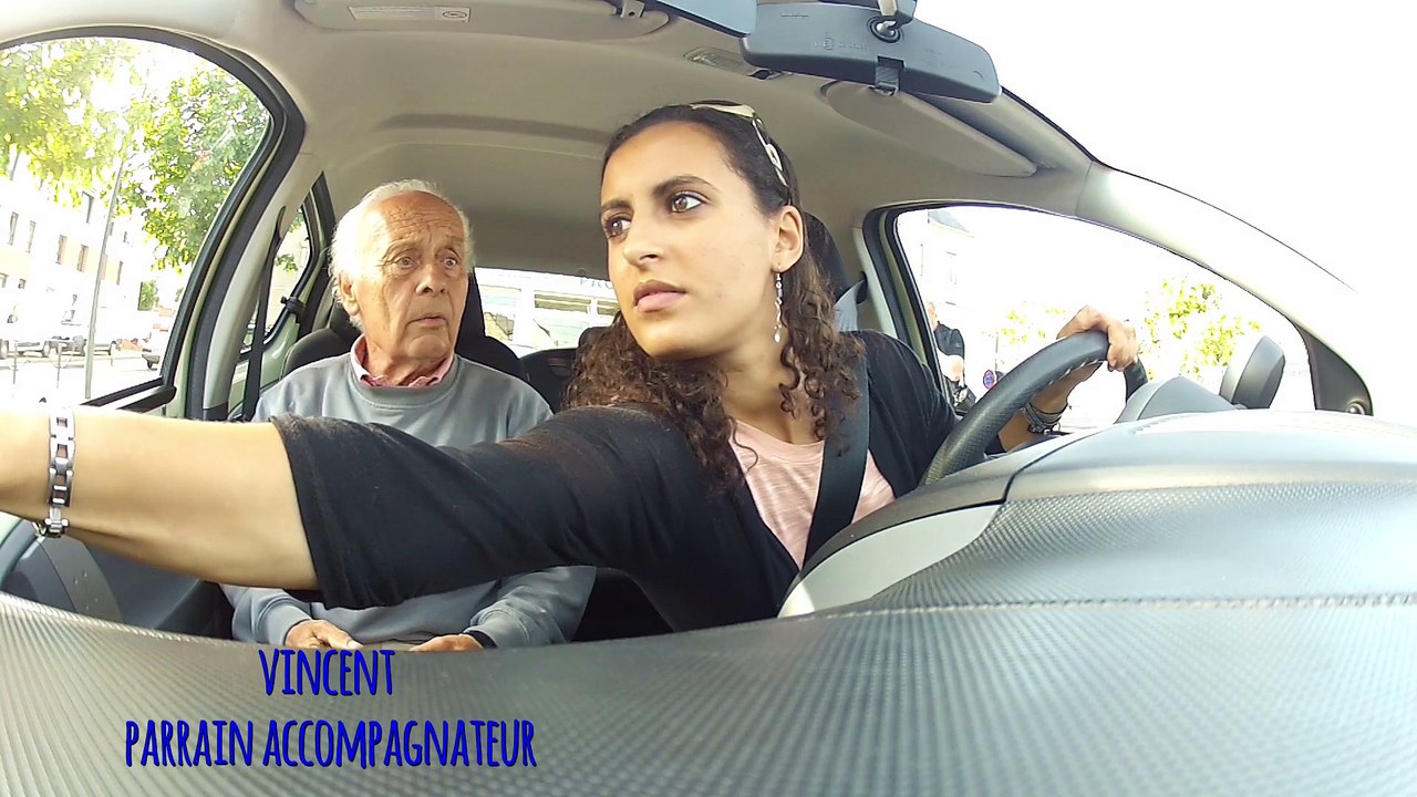 Des seniors guident les jeunes sur la route du permis