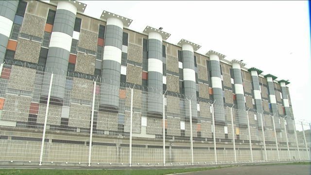 Salah Abdeslam : des conditions de détention exceptionnelles à Fleury-Mérogis - Le 27/04/2016 à 18:50