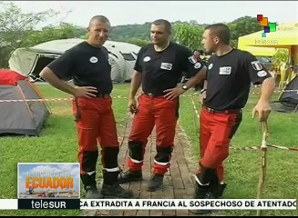 Médicos cubanos permanecerán más tiempo en Ecuador luego del sismo