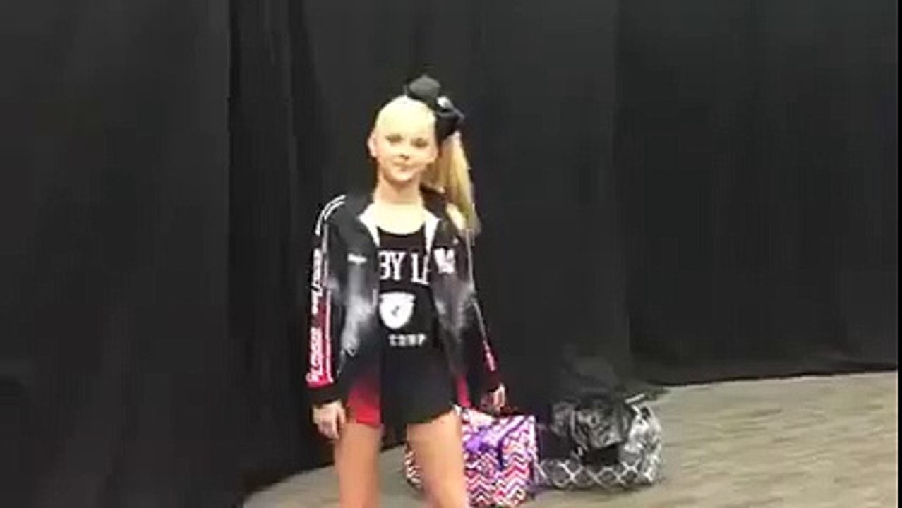 JoJo Siwas Favourite Dance Move | Dance Tards