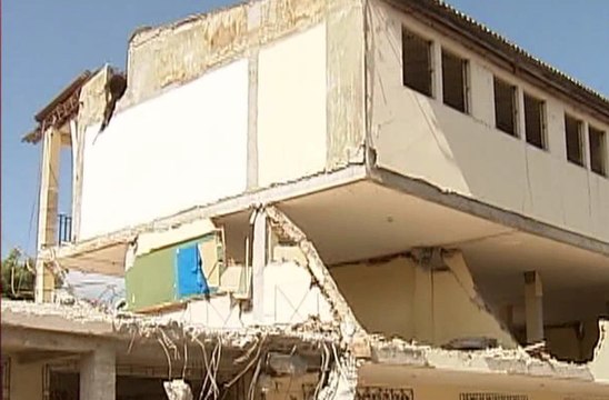 El presidente Rafael Correa visita otras zonas afectadas por el terremoto en Manabí