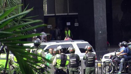 القضاء الفنزويلي يمهد الطريق امام تنظيم استفتاء حول اقالة مادورو