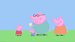 Peppa Pig - Mummy Pig Plays Piggy In The Middle (clip)