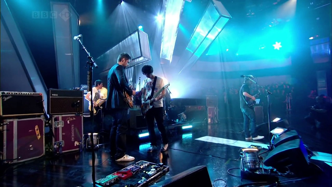 Radiohead - Bodysnatchers + Weird Fishes Arpeggi (Jools Holland 2008)