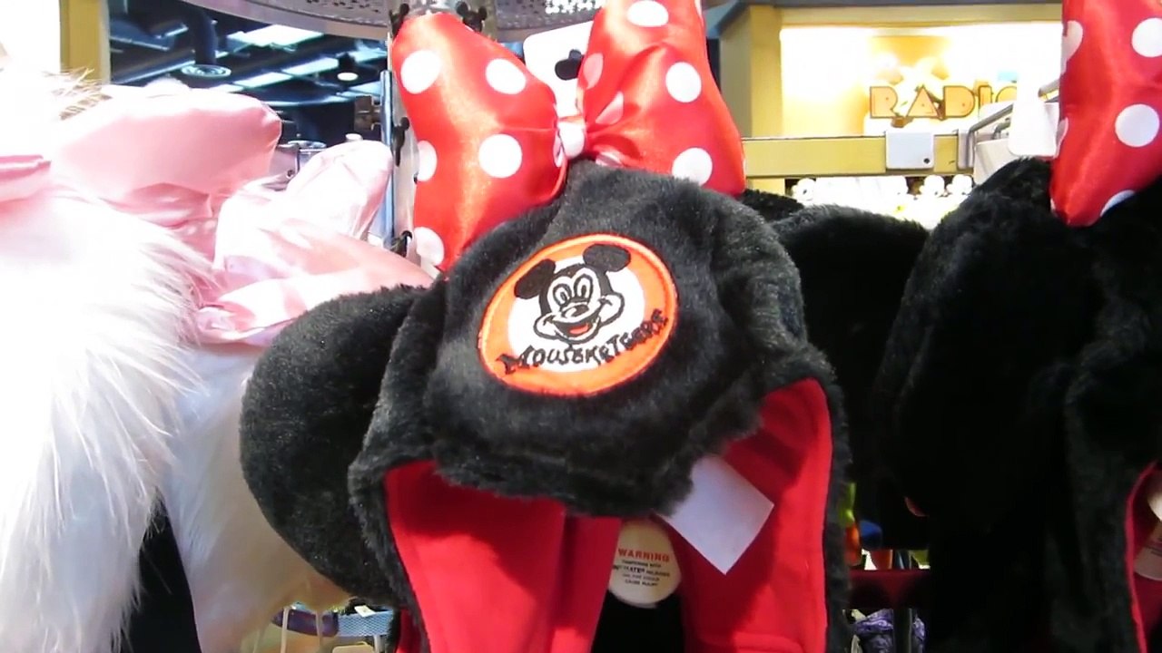 Disney World Vlog 2015 Day 2: Exploring Pop Century  Magic Kingdom tIl 2AM | Gillian At H