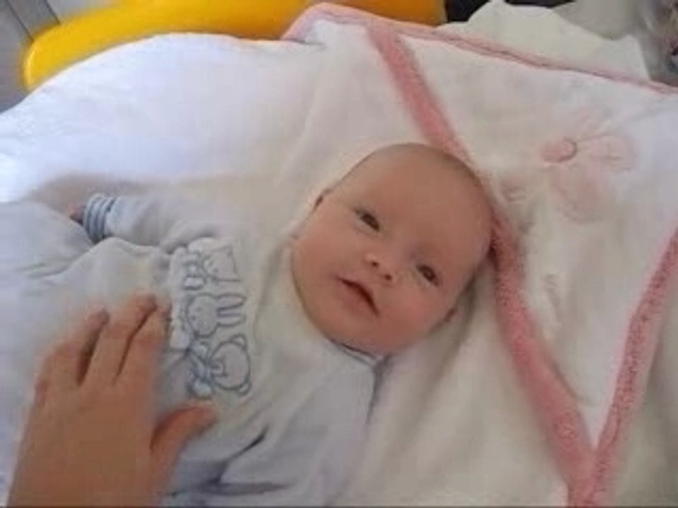 Les premiers sourires de Lou!!!