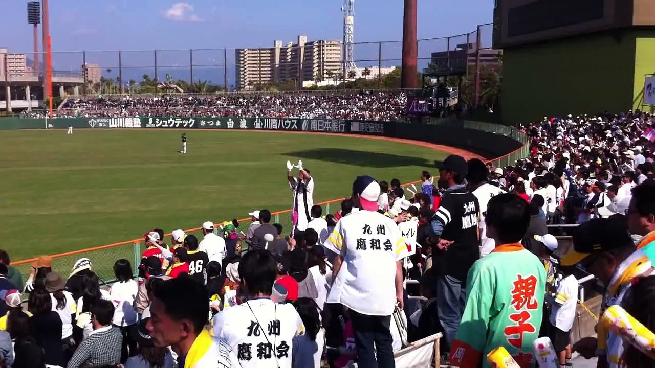 2011/4/23 ソフトバンクホークス対ロッテ 鹿児島 鴨池 外野より