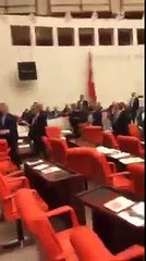 Mecliste yumruklu kavga