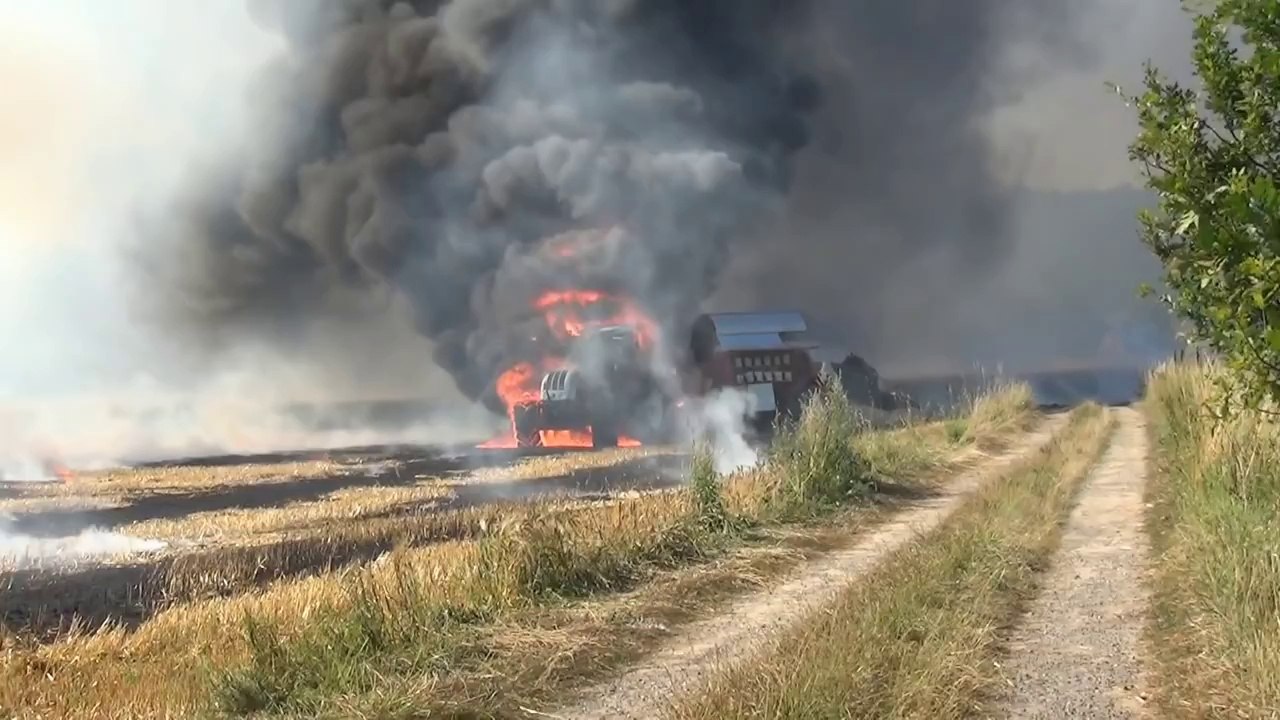 Feuerwehreinsatz live - brennender traktor - feuerwehreinsätze
