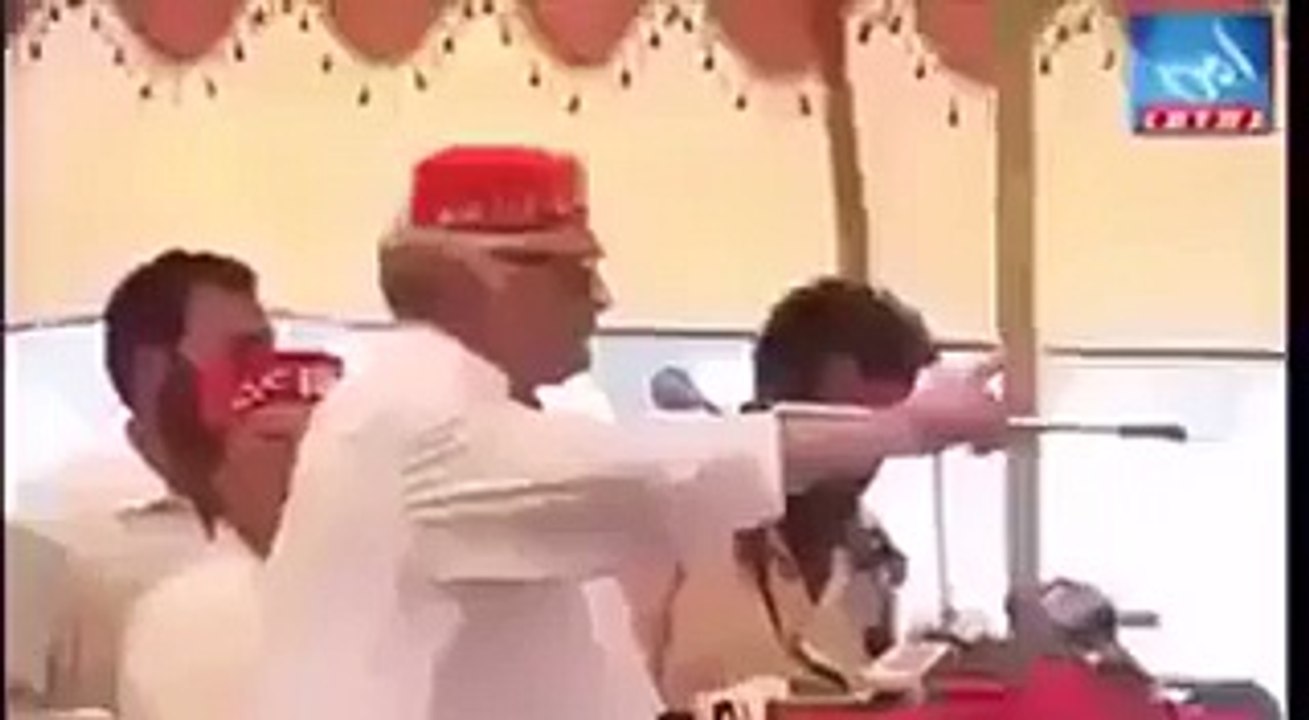 Bharr main Jaye Pakistan, Nawaz Sharif se Astifa kisi ka Baap bhi Nahi Le Sakta - Asfand Yar Wali Hate Speech
