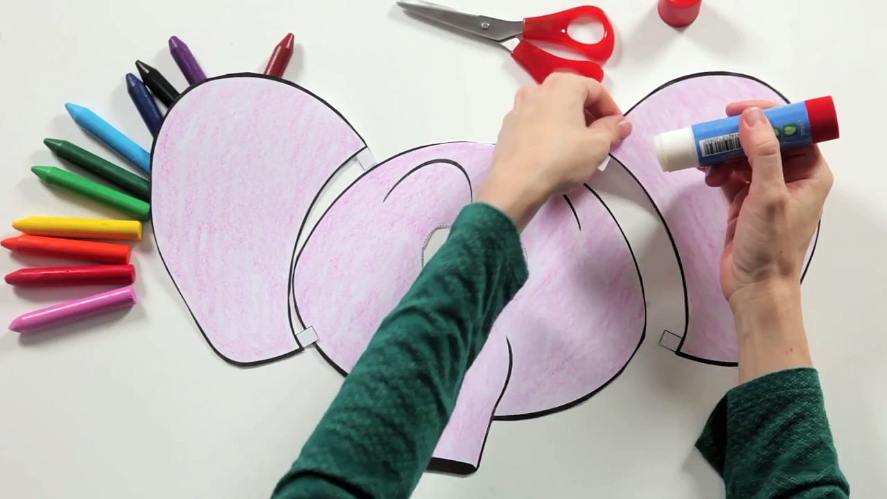 Pocoyo Arts & Crafts: Halloween Masks! [Ep. 4]