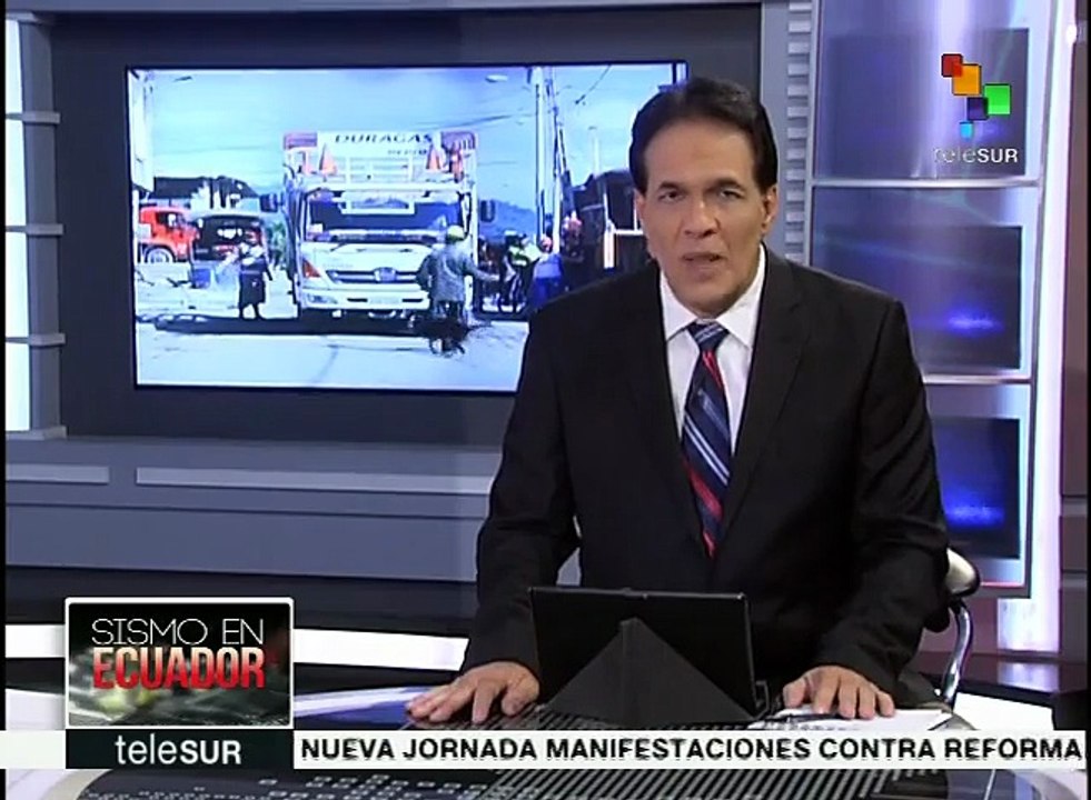 Ecuador: rescatistas trabajan para recuperar cilindros de gas