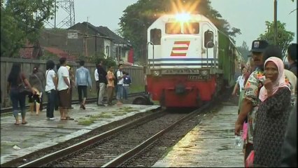 Des boulets contre les fraudeurs sur les toits des trains