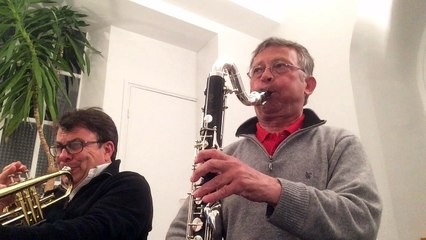 Les Déroutés Du Piston jouent "Home"