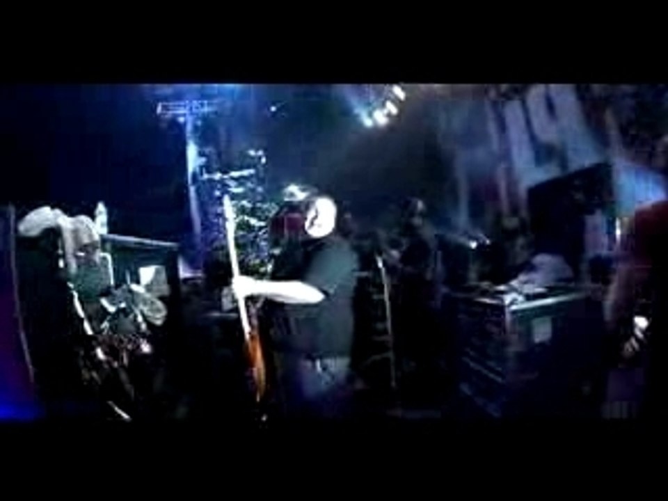 Linkin_park_-_he_s_trying_to_kill_me_-_summer_sonic_06_japon